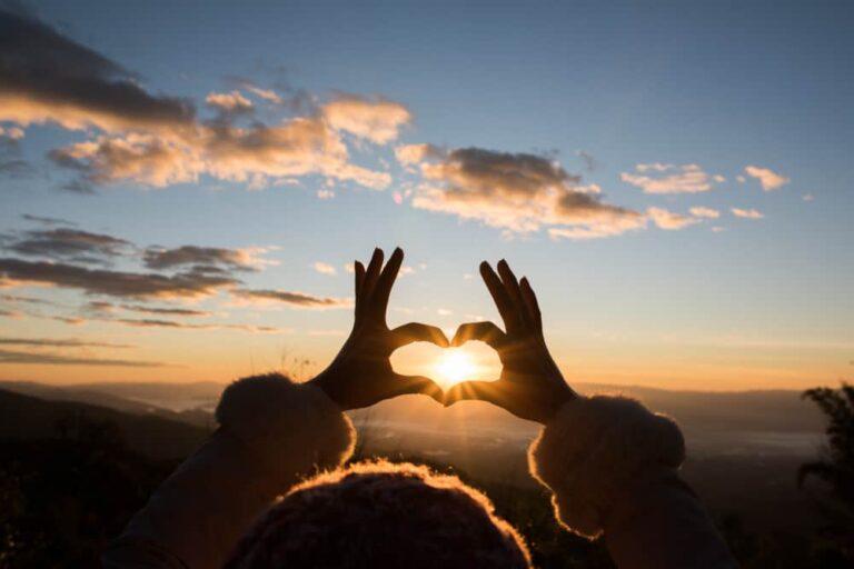 silhouette-hands-forming-heart-shape-with-sunrise (1)